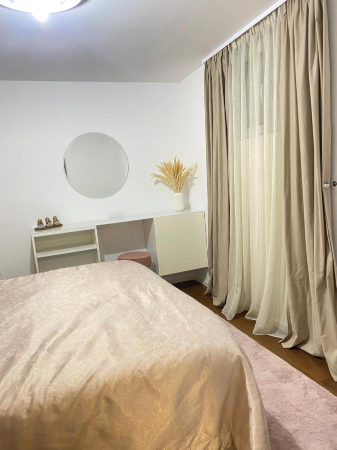 Sweet Flat With 2 Bedrooms Split Croatia Exterior photo